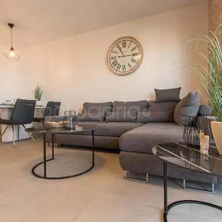 Delux Diva Mare - Free Parking Apartment