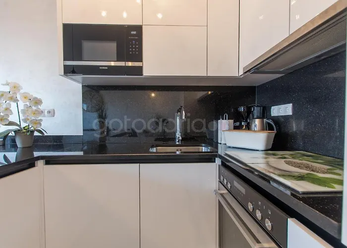 Апартаменти Delux Diva Mare - Free Parking Макарська